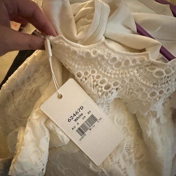White off the shoulder midi dress - Picture 2 of 10